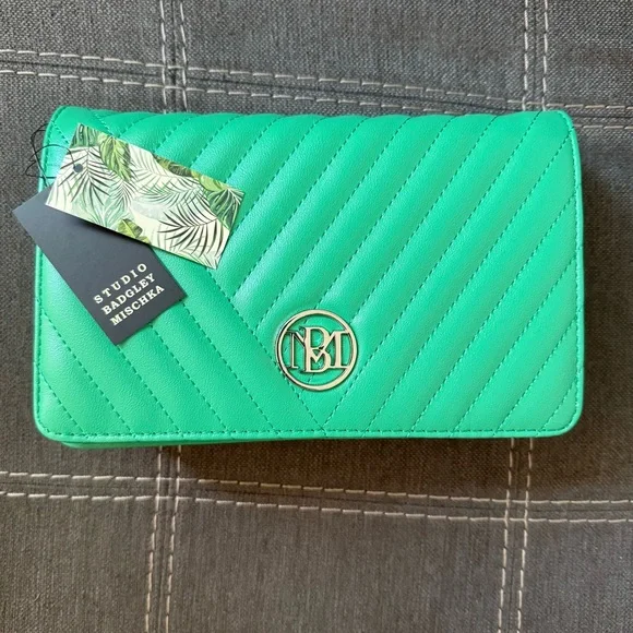 NWT💎 Badgley Mischka Kelly Green Leather Crossbody - Picture 1 of 10